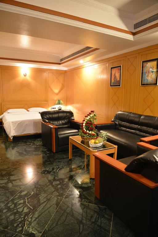 Hotel Kala Sagar Pune Room photo